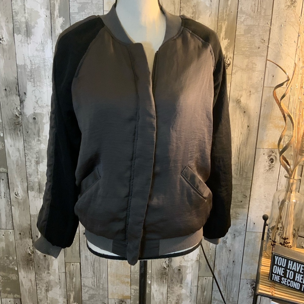 Dra puffy jacket. Size S